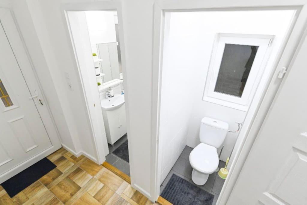 Lovely Studio Flat In Damjanich Street - Leonard Будапеща Екстериор снимка