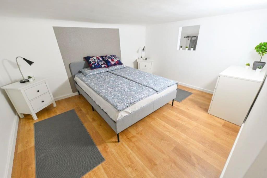 Lovely Studio Flat In Damjanich Street - Leonard Будапеща Екстериор снимка