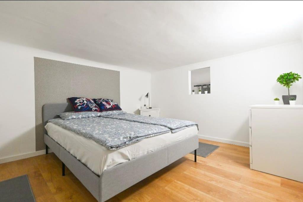Lovely Studio Flat In Damjanich Street - Leonard Будапеща Екстериор снимка